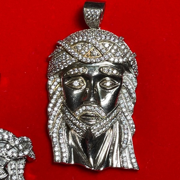 Large Jesus Pendant and crosses with simulated diamonds. More to be added. - Picture 11 of 12
